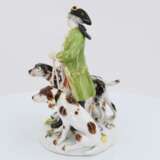 Small porcelain ensemble of hunter with dogs - photo 3