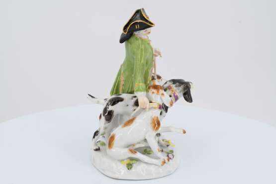 Small porcelain ensemble of hunter with dogs - фото 5