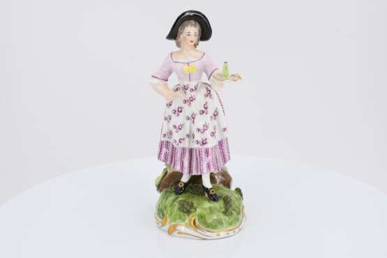 Porcelain figurine of lady with tray - photo 2