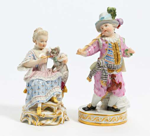 Porcelain figurines of boy with stick horse and lady feeding kitten - Foto 1