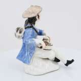 Porcelain figurine of beggar with hurdy gurdy - photo 5