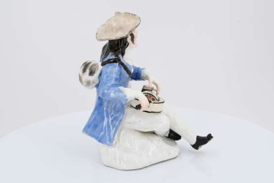 Porcelain figurine of beggar with hurdy gurdy - photo 5