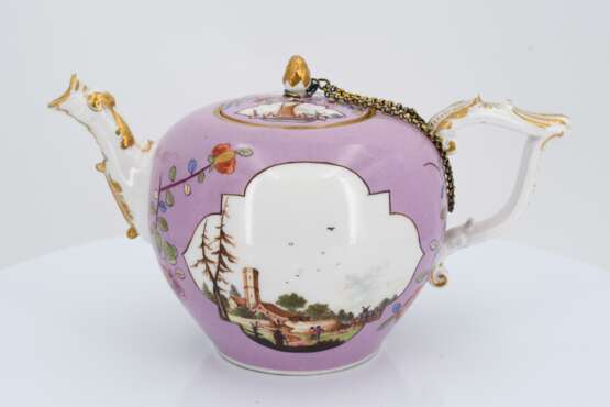 Porcelain tea pot with landscape cartouches and light purple fond - фото 2