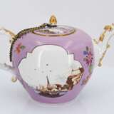 Porcelain tea pot with landscape cartouches and light purple fond - Foto 4