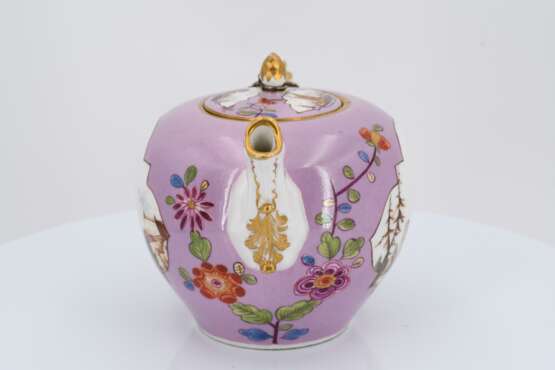 Porcelain tea pot with landscape cartouches and light purple fond - Foto 5