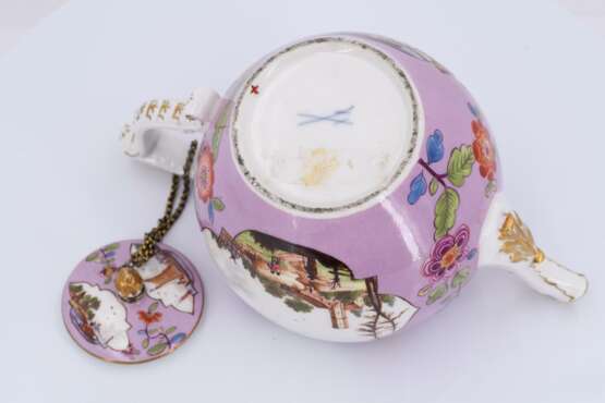Porcelain tea pot with landscape cartouches and light purple fond - фото 7
