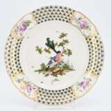Porcelain plate with bird décor - photo 2