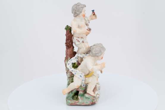 Porcelain group of putti with dog - Foto 5