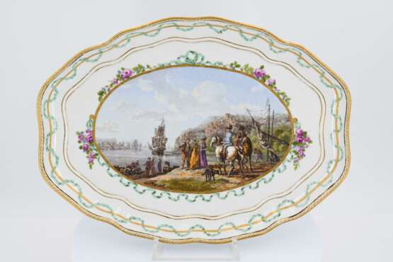Porcelain tray with port scene - photo 2