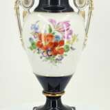 Small porcelain snake handle vase with cobalt blue fond - photo 6