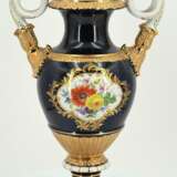 Small porcelain snake handle vase with cobalt blue fond - photo 12