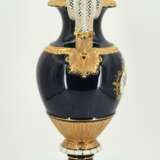 Small porcelain snake handle vase with cobalt blue fond - photo 13
