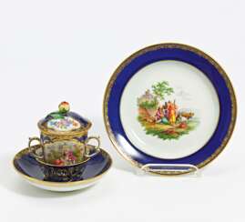 Porcelain trembleuse and plate with cobalt blue fond