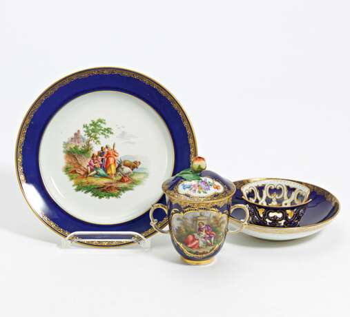 Porcelain trembleuse and plate with cobalt blue fond - Foto 5