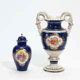 Porcelain snake handle vase and small lidded vase with cobalt blue fond - фото 1