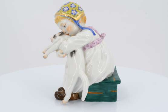 Porcelain figurine of girl with cat - photo 3