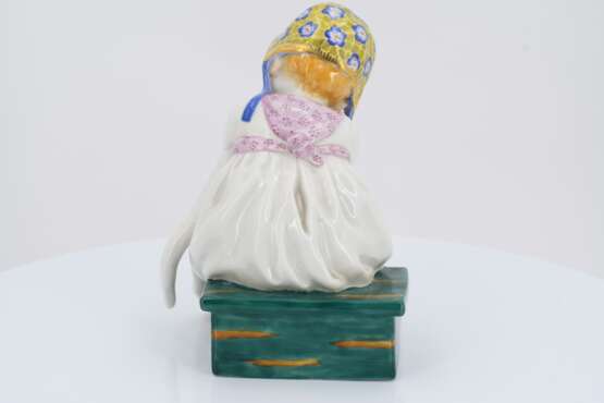 Porcelain figurine of girl with cat - photo 4