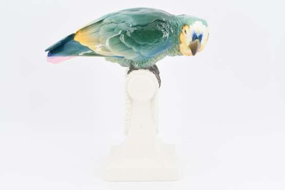 Porcelain parrot on base with garland - Foto 2
