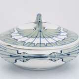 Porcelain tureen from the "Flügelmuster-Service" - photo 3