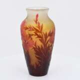 Small glass vase with iris decor - photo 2