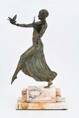 Bronze figurine of dancing woman with two doves - фото 2