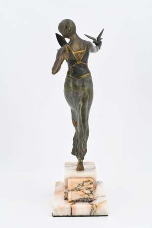 Bronze figurine of dancing woman with two doves - Foto 5