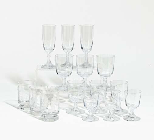 Set of champagne, wine and water glasses - photo 1