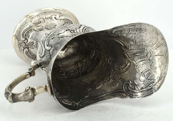 Silver helmet shaped jug with rocaille décor - фото 6