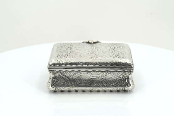 Silver snuffbox with flower tendrils - Foto 4