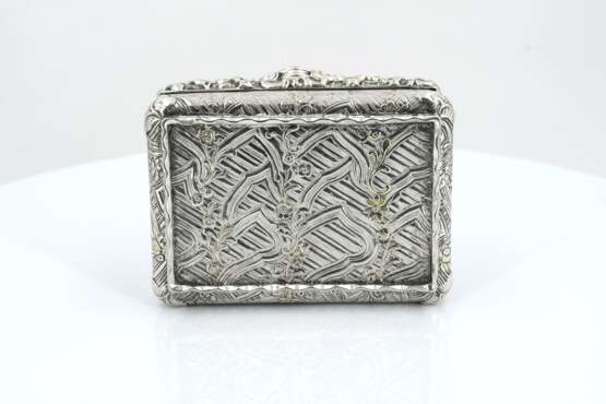 Silver snuffbox with flower tendrils - photo 7