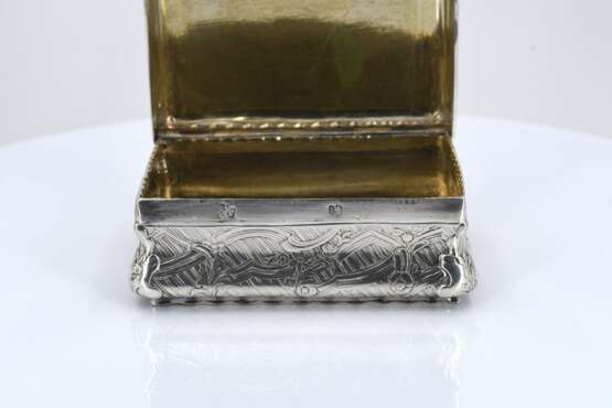 Silver snuffbox with flower tendrils - photo 9