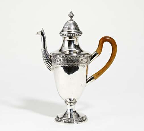 Large footed silver coffee pot - фото 1