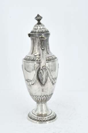 Silver coffee pot and hot-water jug with fruit festoons and lancet leaf decor - photo 8