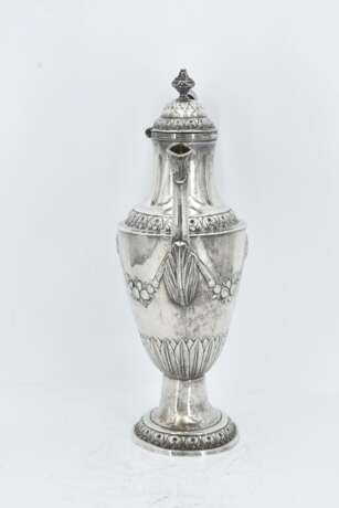 Silver coffee pot and hot-water jug with fruit festoons and lancet leaf decor - Foto 14