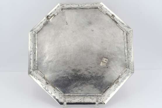 Octagonal silver presentoir with vine tendrils - фото 3