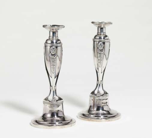 Pair of silver Empire candlesticks with Hermes décor - фото 1