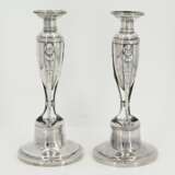 Pair of silver Empire candlesticks with Hermes décor - Foto 2
