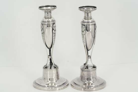 Pair of silver Empire candlesticks with Hermes décor - фото 4