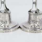 Pair of silver Empire candlesticks with Hermes décor - Foto 8