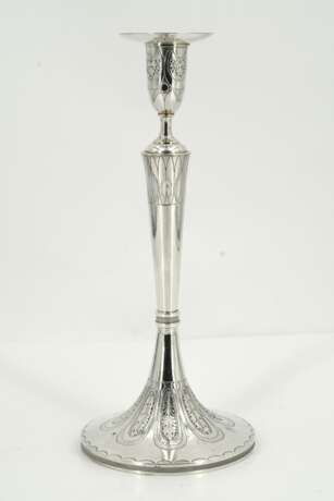 Slender silver candlestick with stylised leaf décor - Foto 2