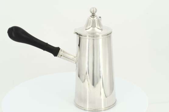 Silver coffee pot with side handle and sleek body - фото 4