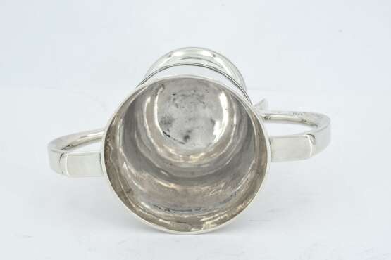 George III silver double-handled beaker with monogram - photo 6