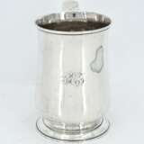 Large and smaller George III silver mug - photo 3