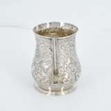 Silver salt dish and small George II mug with relief décor - фото 7