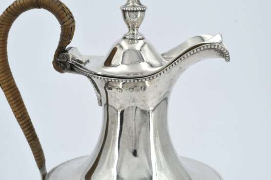 Footed George III silver jug - photo 8