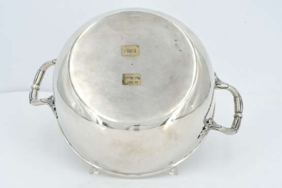 George III silver serving bowl with insert - photo 3