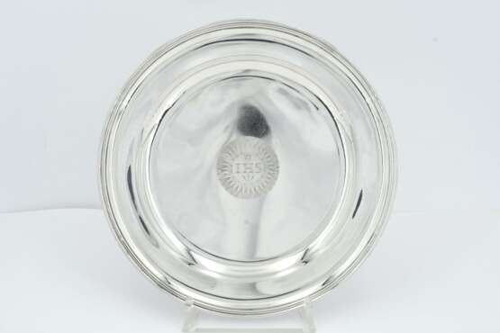 Pair of silver Victoria plates with Christ monogram of the Jesuit Order - photo 4
