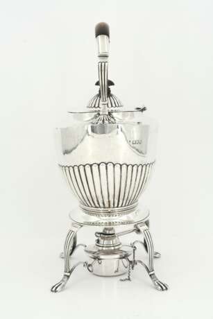 Edward VII silver tea pot with gadrooned walls on rechaud - Foto 3