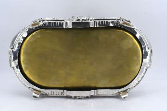 Oval silver jardinière with musical motifs and festoons - photo 7
