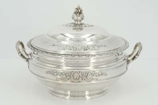 Silver vegetable bowl with laurel wreaths and floral knob - photo 2